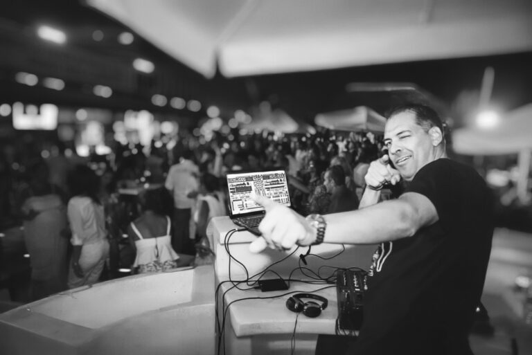 Planeta DJs - House para Hoteles, Rooftops y Sunset Events en Costa del Sol Planeta DJs - House para Hoteles, Rooftops y Sunset Events en Costa del Sol